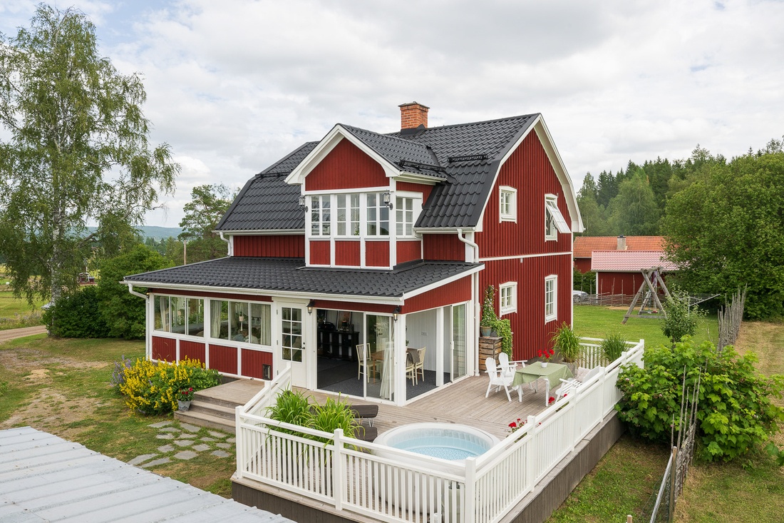 Högt beläget 30-talshus
