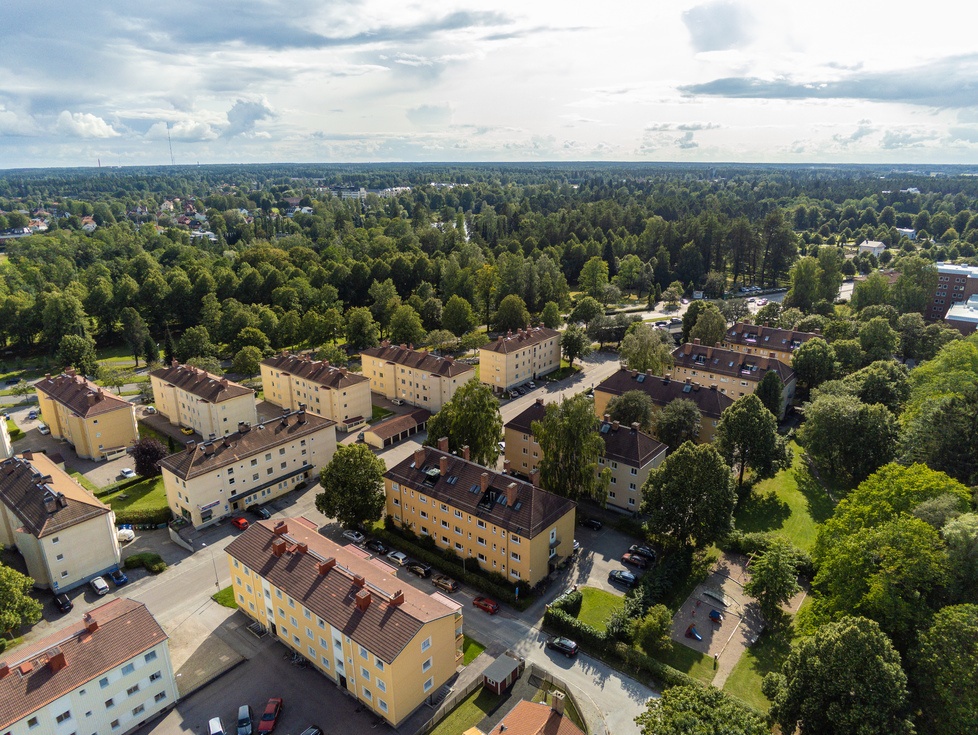 Attraktivt läge mot grönområde, nära till Högskolan Attraktivt läge mot grönområde, nära till Högskolan