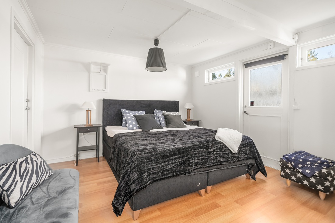 Gästrum i garagebyggnaden