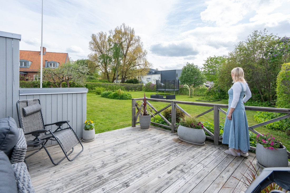 Egen altan med stor markis. Egen altan med stor markis.