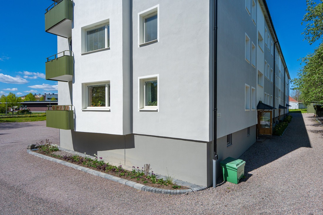Södergavel med mycket ljus från fönster åt tre håll Södergavel med mycket ljus från fönster åt tre håll
