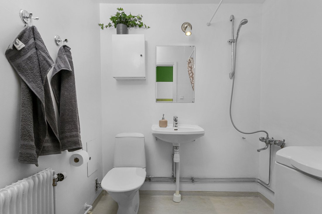 Plats för tvättmaskin eller badkar... Plats för tvättmaskin eller badkar...