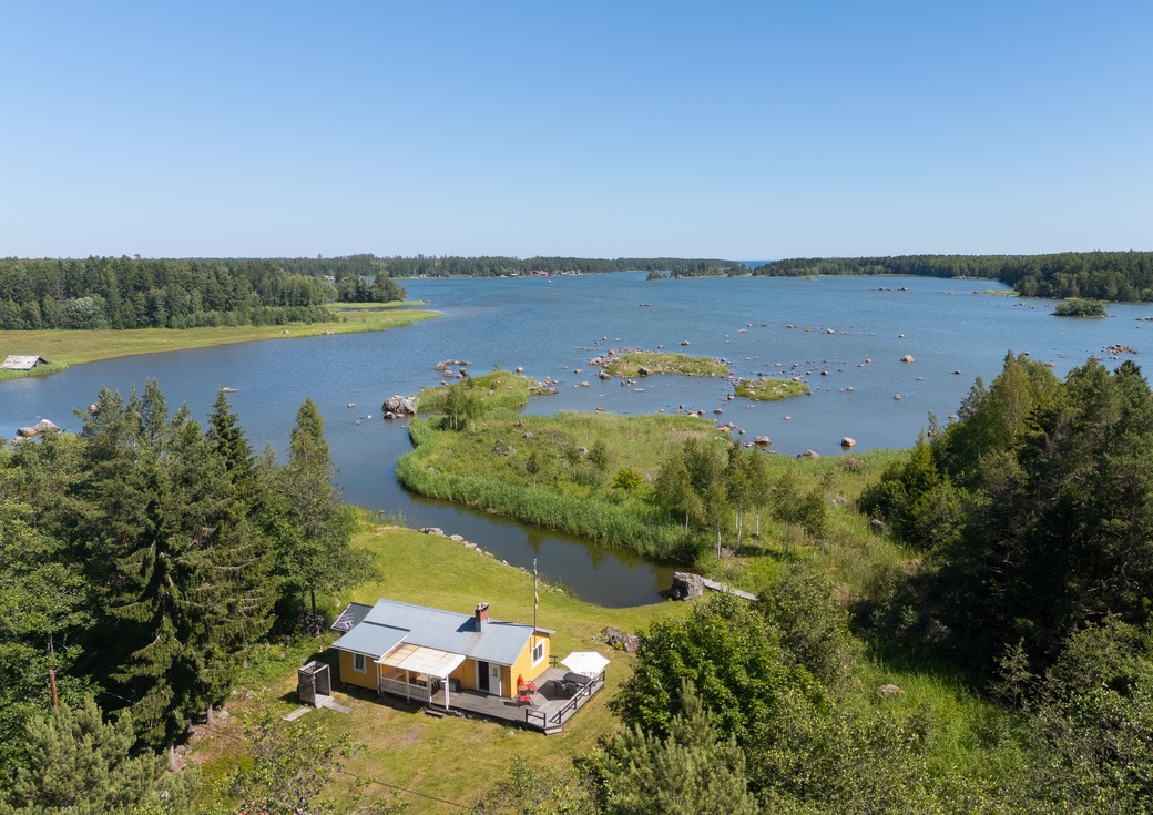 Egen vik med egen brygga vid Havet Egen vik med egen brygga vid Havet