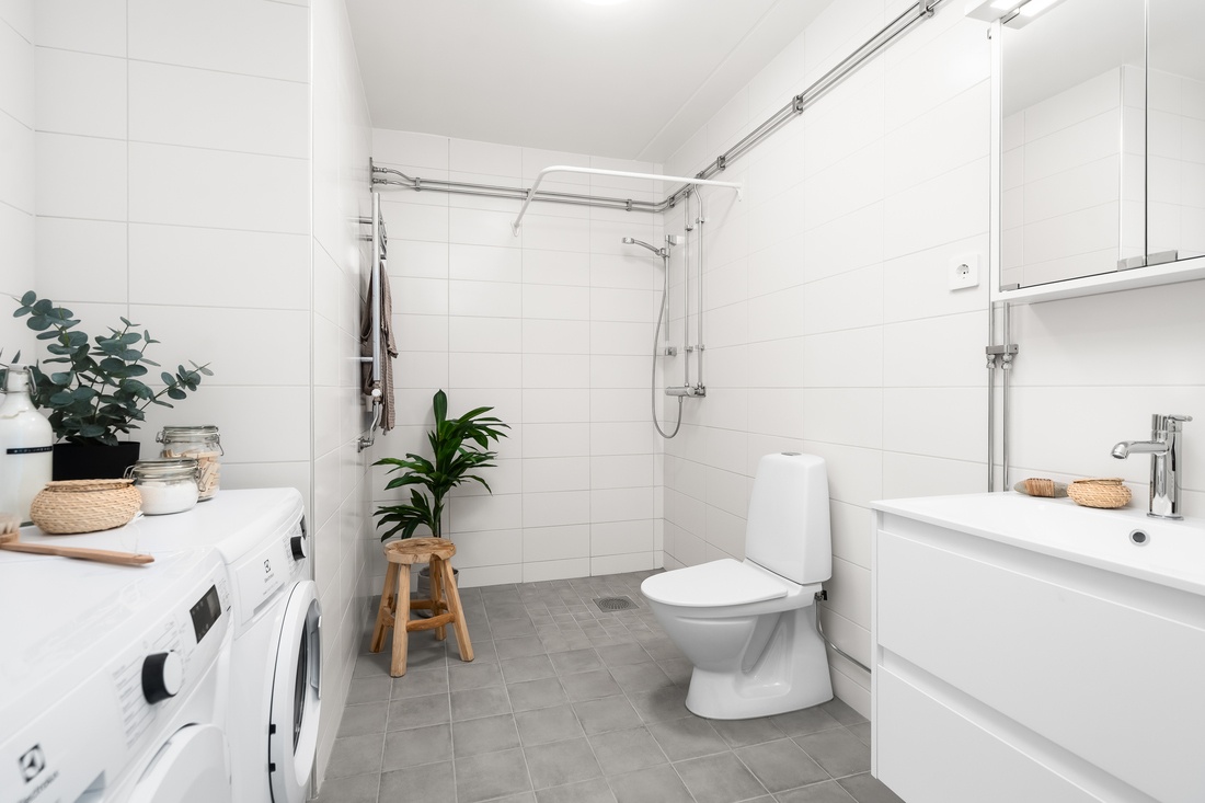 Rymligt med egen tvättmaskin och torktumlare Rymligt med egen tvättmaskin och torktumlare