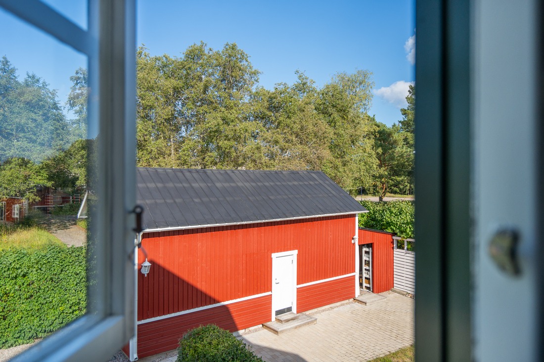 Utsikt från sovrum 3 Utsikt från sovrum 3