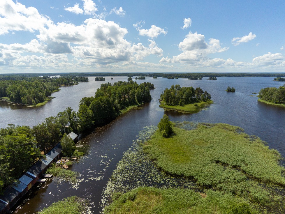 Kort promenad till Storsjön Kort promenad till Storsjön