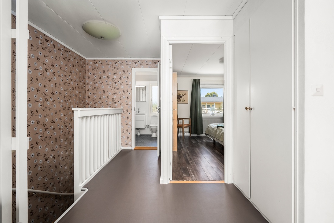 Garderober/linneskåp Garderober/linneskåp
