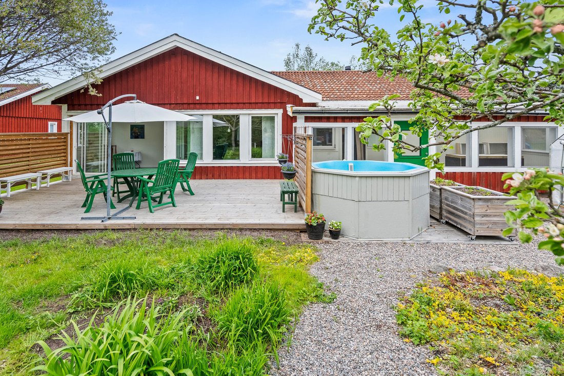 Badtunna och ny altan Badtunna och ny altan