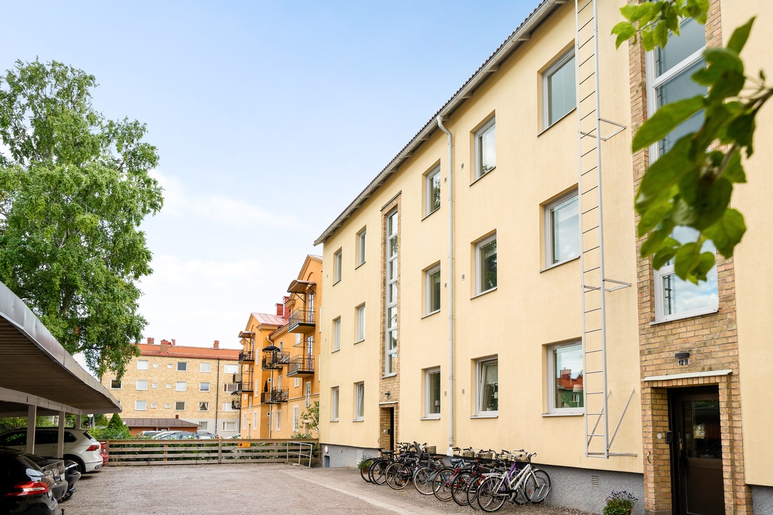 Carport på gården...