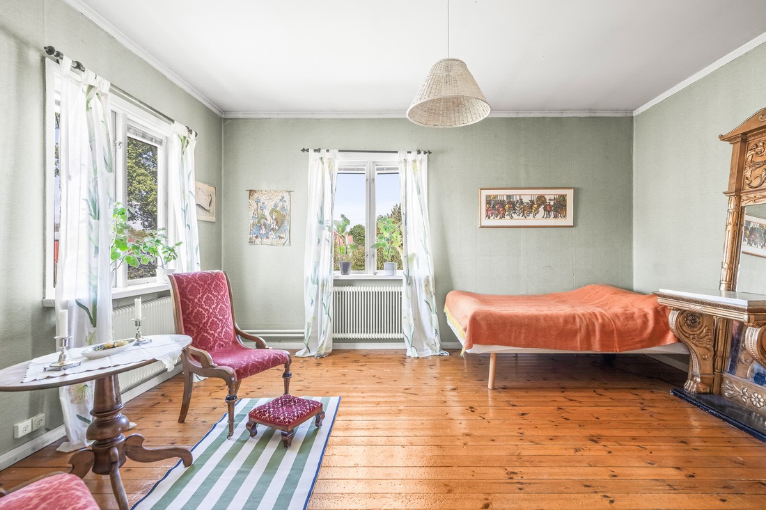 Ljust med fönster åt två håll Ljust med fönster åt två håll