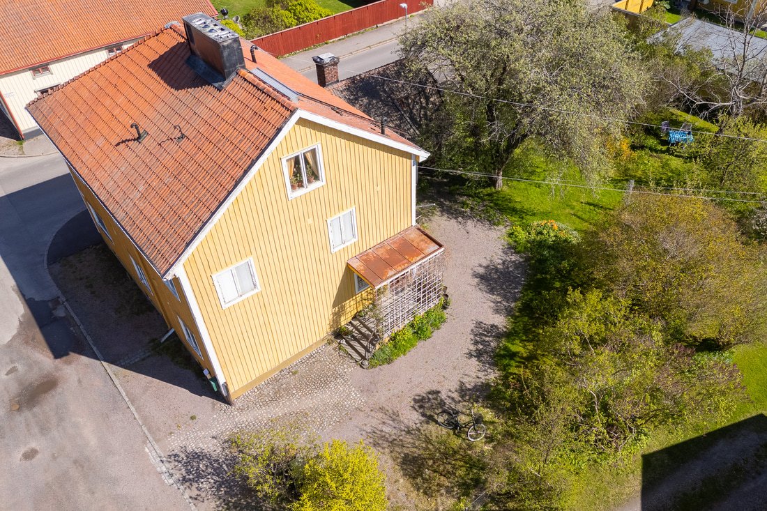 Sadeltak åt ena hållet Sadeltak åt ena hållet